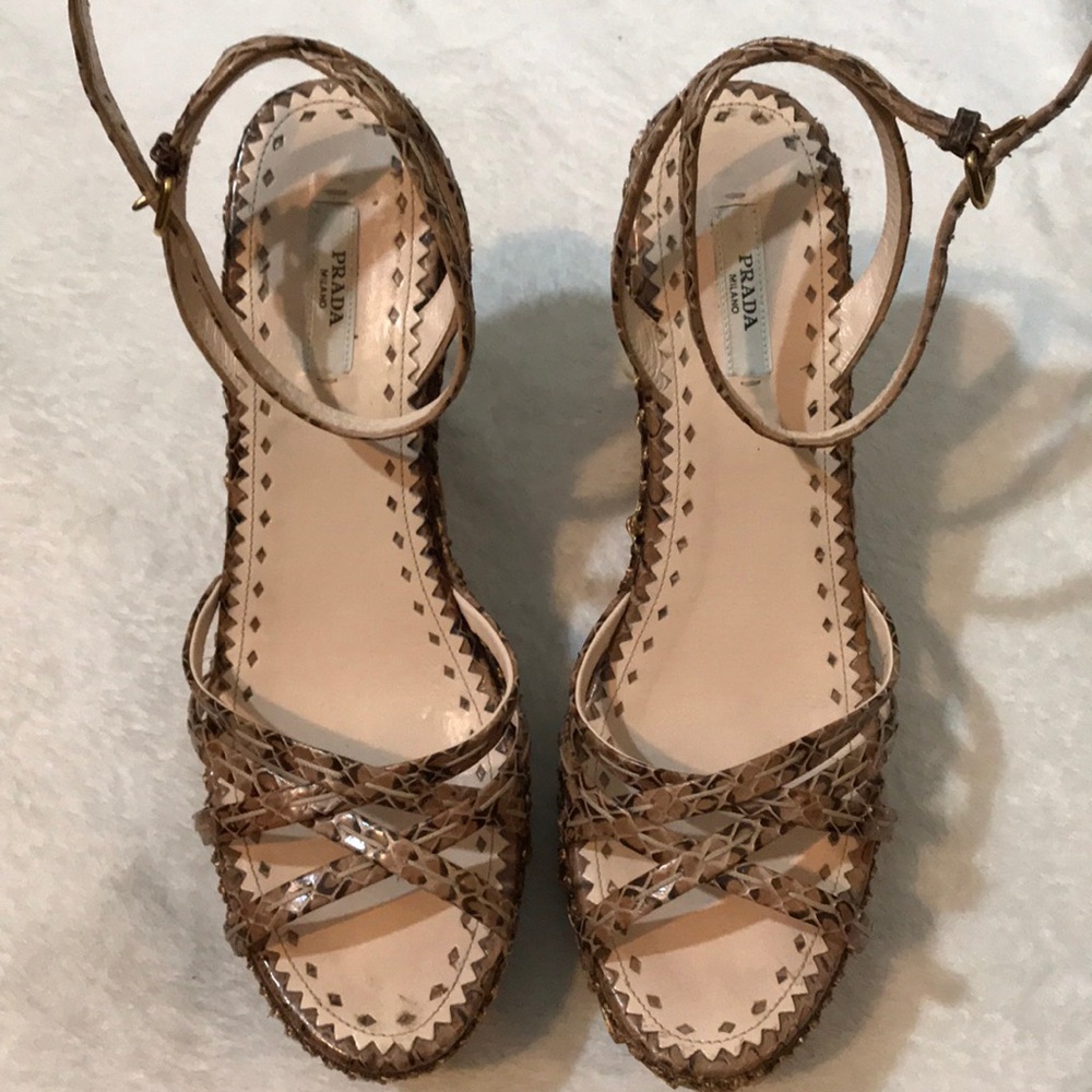 Prada Brown Woven Leather Wedge Sandals. Size 40